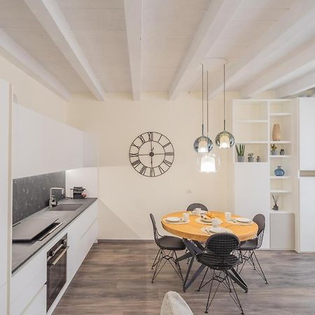 Modern & Stylish Apartment In Como City By Rent All Como Kültér fotó