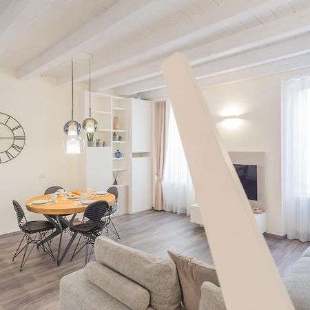 Modern & Stylish Apartment In Como City By Rent All Como Kültér fotó