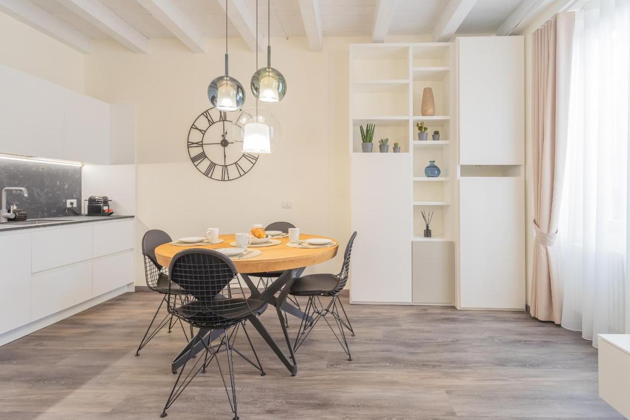 Modern & Stylish Apartment In Como City By Rent All Como Kültér fotó