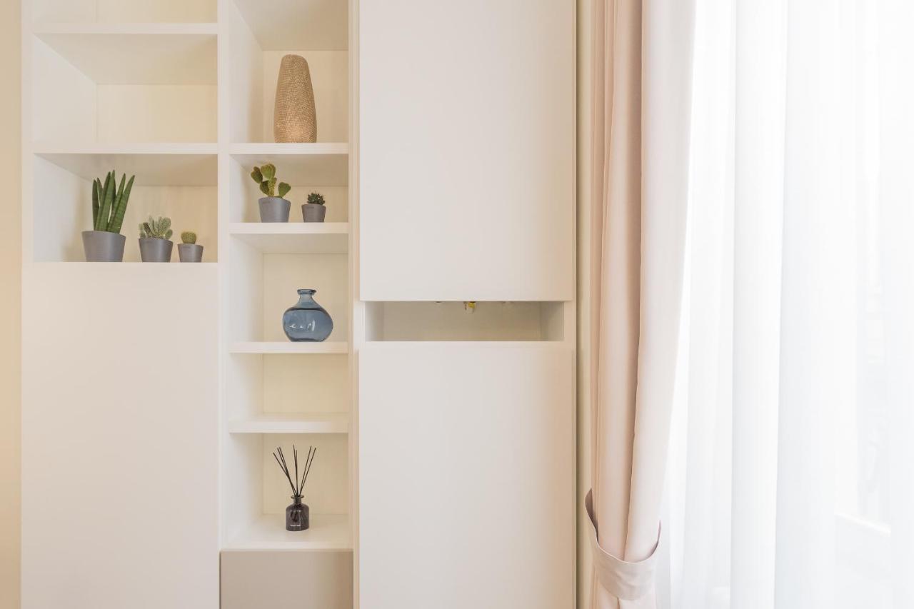 Modern & Stylish Apartment In Como City By Rent All Como Kültér fotó