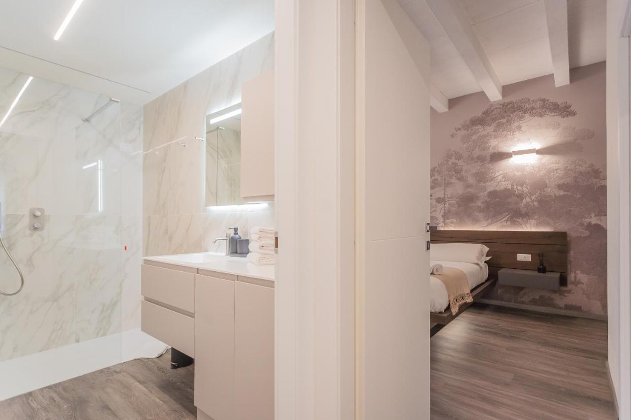 Modern & Stylish Apartment In Como City By Rent All Como Kültér fotó