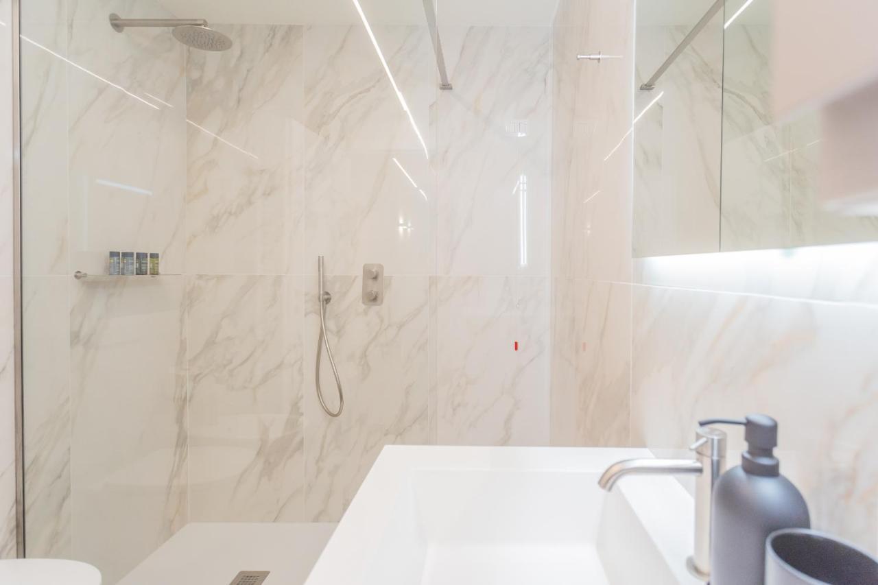 Modern & Stylish Apartment In Como City By Rent All Como Kültér fotó