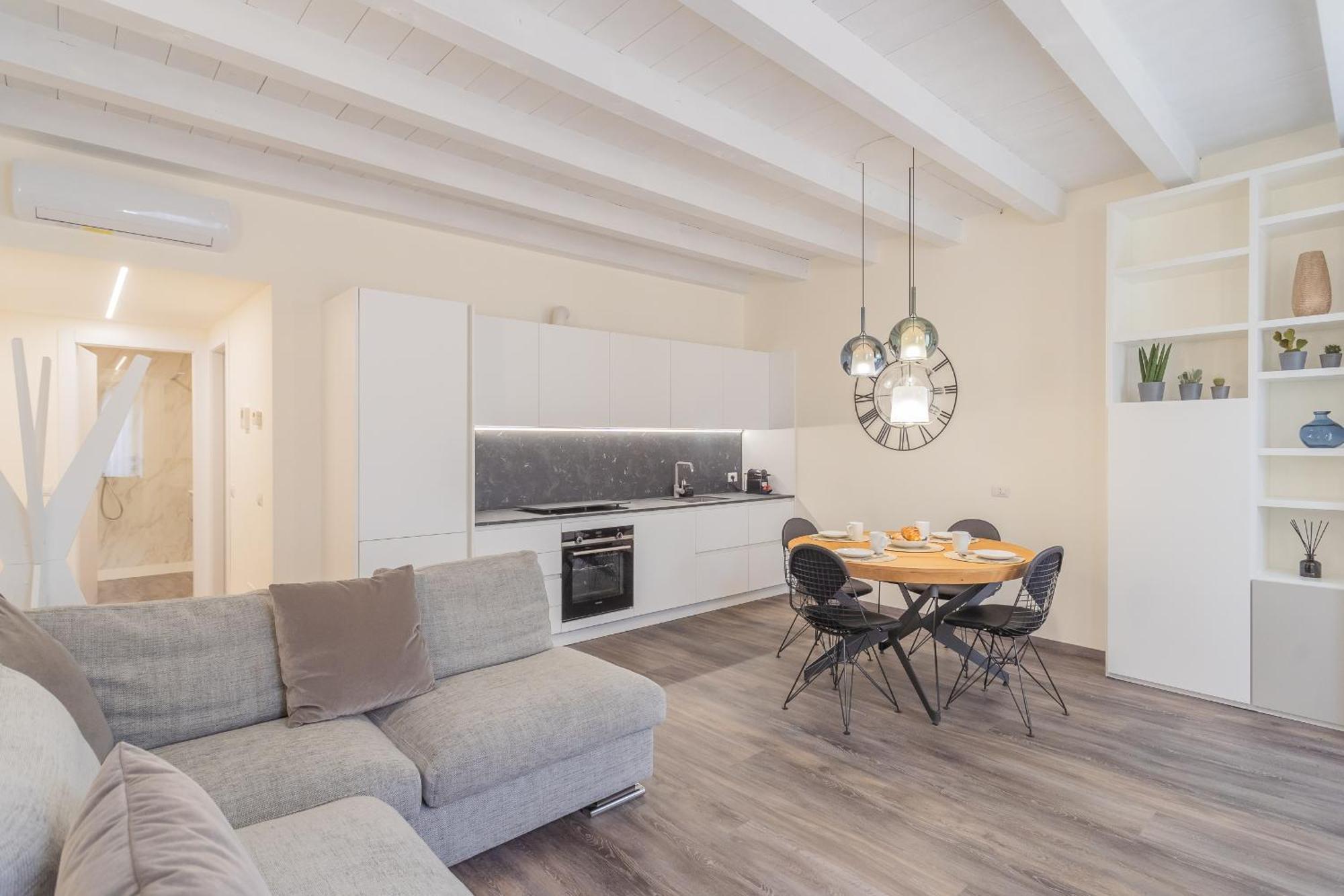 Modern & Stylish Apartment In Como City By Rent All Como Kültér fotó